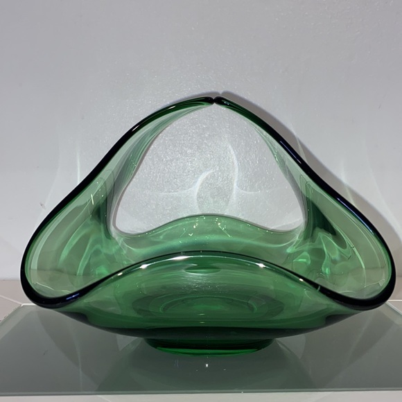 Vintage~Viking~Green Glass Handkerchief Foldover Bowl/Basket/Candy Dish 1970’s - Picture 12 of 15